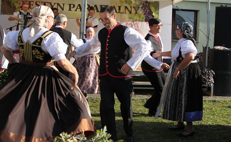 1. Festyn parafialny "Dach z serca" na os. Polskich Skrzydeł w Bielsku-Białej