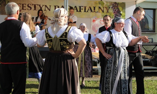 1. Festyn parafialny "Dach z serca" na os. Polskich Skrzydeł w Bielsku-Białej