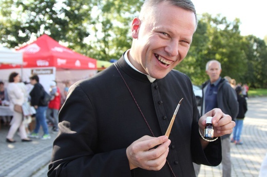 1. Festyn parafialny "Dach z serca" na os. Polskich Skrzydeł w Bielsku-Białej