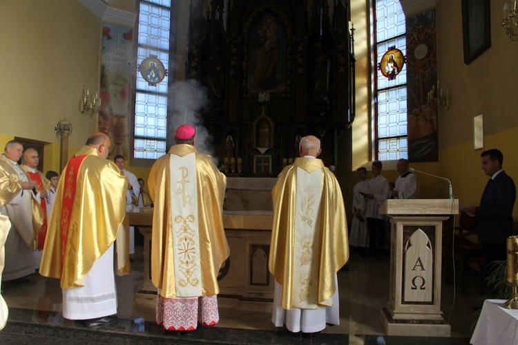 Bystra. Konsekracja ołtarza