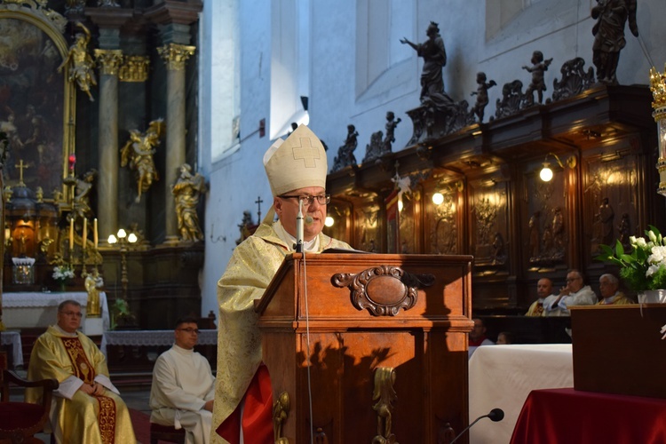 Ulicami Wrocławia ze św. Stanisławem i św. Dorotą