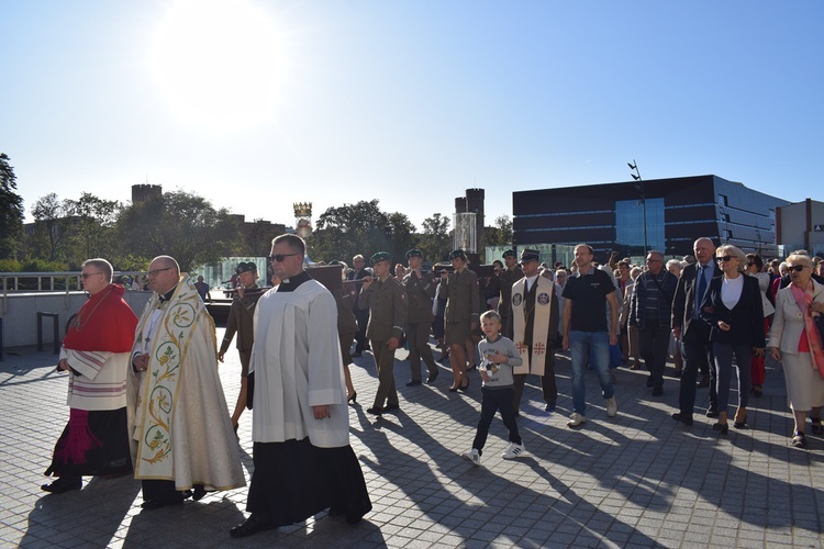 Ulicami Wrocławia ze św. Stanisławem i św. Dorotą