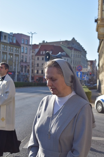 Ulicami Wrocławia ze św. Stanisławem i św. Dorotą