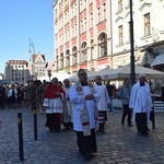 Ulicami Wrocławia ze św. Stanisławem i św. Dorotą