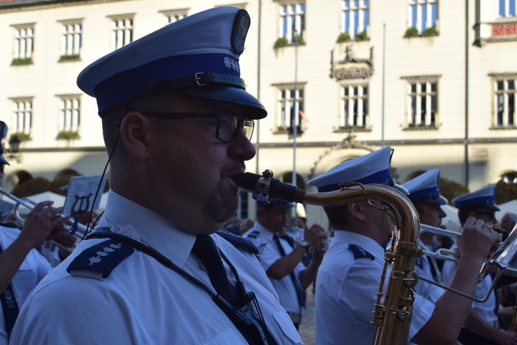 Ulicami Wrocławia ze św. Stanisławem i św. Dorotą