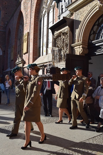 Ulicami Wrocławia ze św. Stanisławem i św. Dorotą