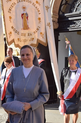 Ulicami Wrocławia ze św. Stanisławem i św. Dorotą