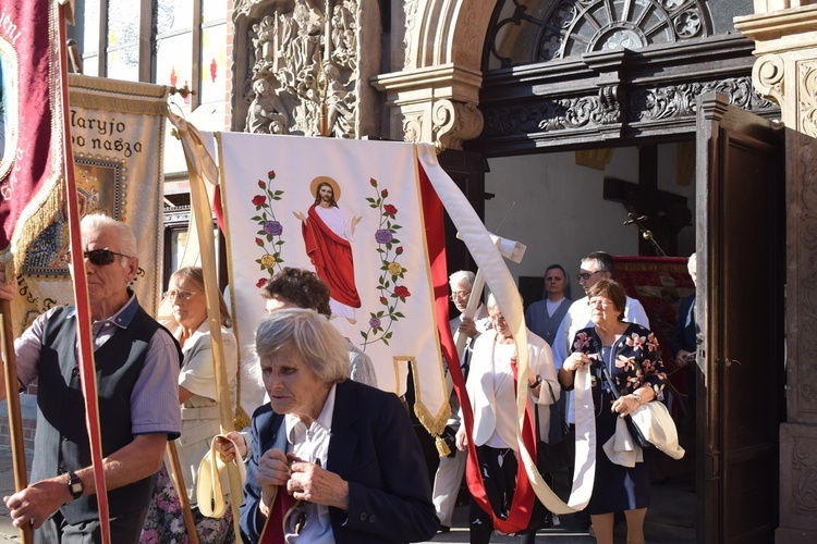 Ulicami Wrocławia ze św. Stanisławem i św. Dorotą