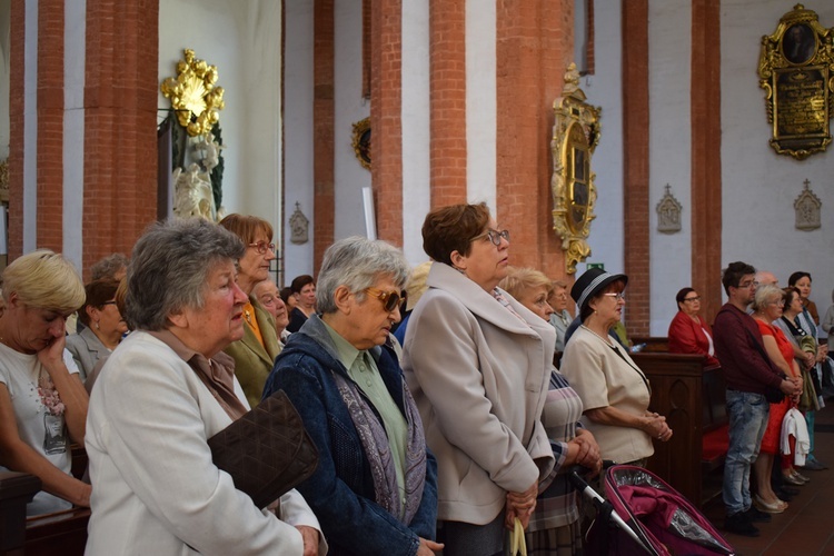 Ulicami Wrocławia ze św. Stanisławem i św. Dorotą