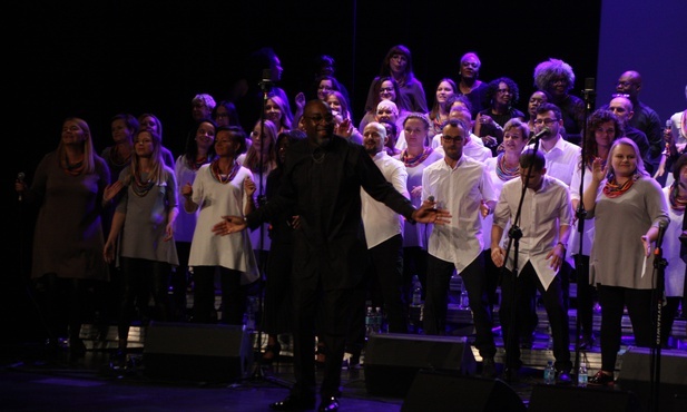 Colin Williams razem z chórami GOS.PL oraz The Celebration Choir.