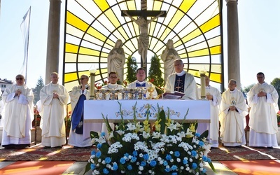 Limanowa. Harmonia pszczół i dar od Franciszka