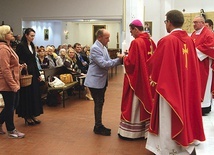 Zgromadzeni mieli czas na indywidualne rozmowy przy poczęstunku; można było także skorzystać z sakramentu pokuty, a do domu zabrać dobrą duchową lekturę.