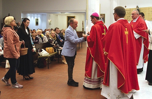 Zgromadzeni mieli czas na indywidualne rozmowy przy poczęstunku; można było także skorzystać z sakramentu pokuty, a do domu zabrać dobrą duchową lekturę.