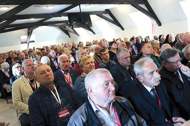 Kongres rozpoczął się od Mszy św. pod przewodnictwem bp. T. Lityńskiego w seminaryjnym kościele, a dalsze obrady odbyły się w Auli św. Józefa.