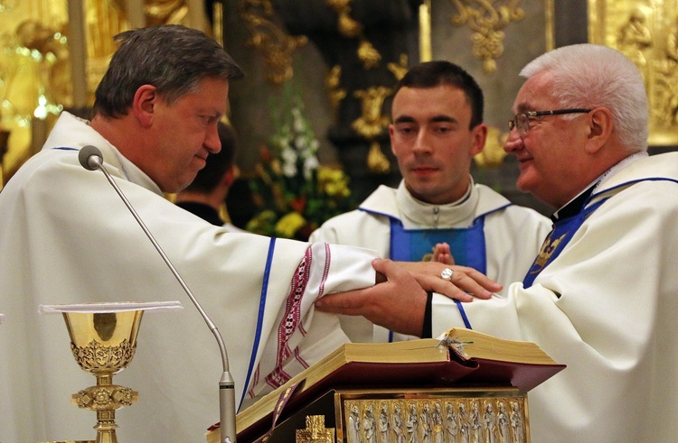 Śp. ks. prał. Marian Biskup w obiektywie "Gościa" i nie tylko