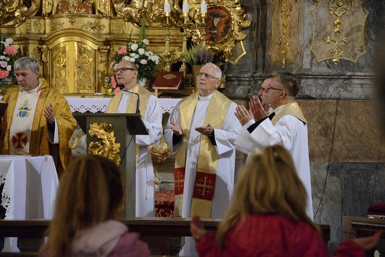 Sympozjum o dziełach modlitewnego wsparcia kapłanów