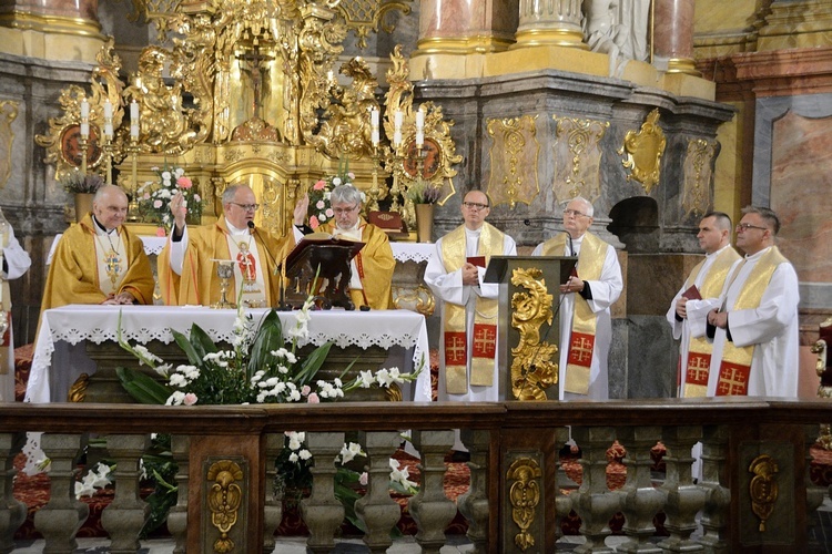 Sympozjum o dziełach modlitewnego wsparcia kapłanów