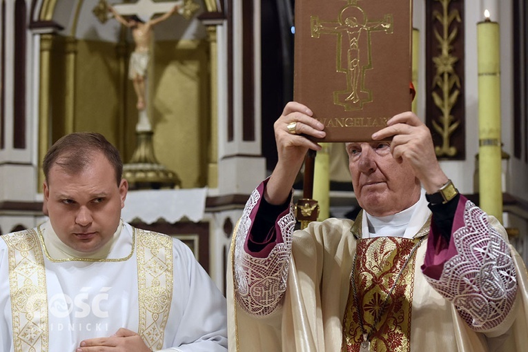 Uroczyste wprowadzenie w urząd proboszcza ks. Arkadiusza Chwastyka