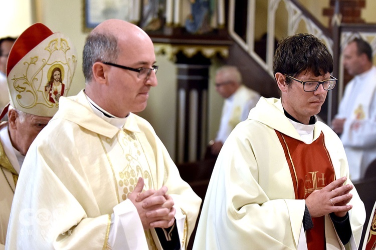 Uroczyste wprowadzenie w urząd proboszcza ks. Arkadiusza Chwastyka