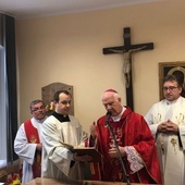 bp Ignacy Dec w kaplicy bł. Gerharda