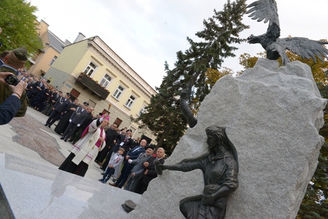 Odsłonięcie pomnika żołnierzy AK