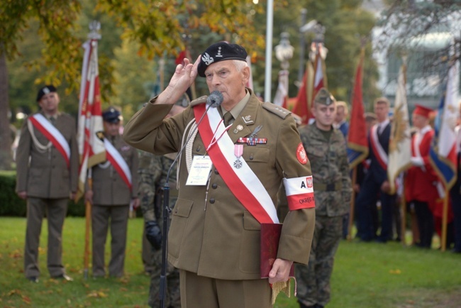 Odsłonięcie pomnika żołnierzy AK