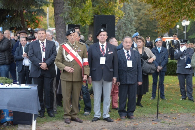 Odsłonięcie pomnika żołnierzy AK