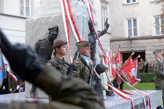 Odsłonięcie pomnika żołnierzy AK