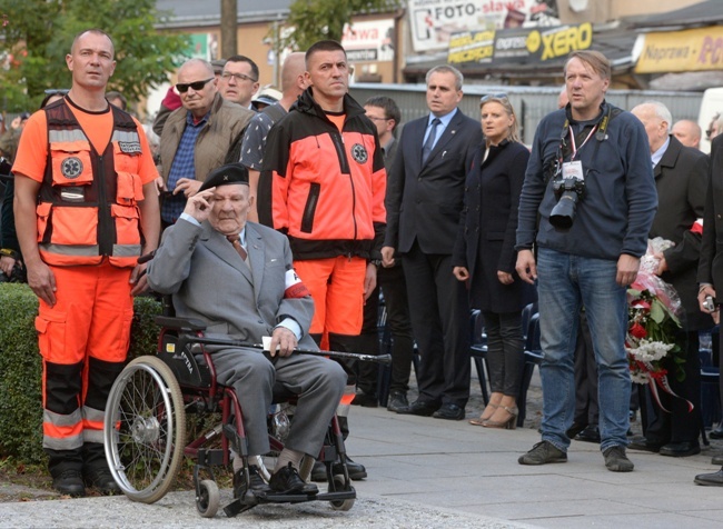 Odsłonięcie pomnika żołnierzy AK