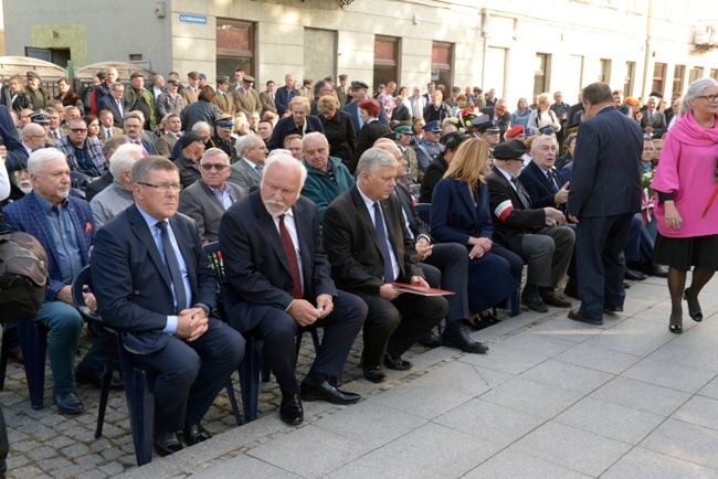 Odsłonięcie pomnika żołnierzy AK