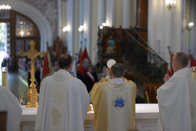 Odsłonięcie pomnika żołnierzy AK