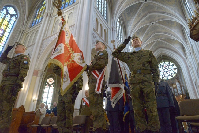 Odsłonięcie pomnika żołnierzy AK