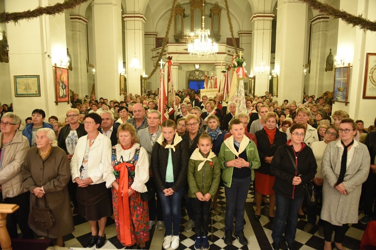 Pielgrzymka Arcybractwa Straży Honorowej NSPJ do Piwnicznej