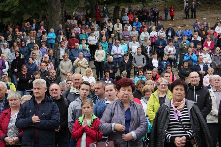 12. Pielgrzymka Rodzin Diecezji Bielsko-Żywieckiej do Kalwarii Zebrzydowskiej - 2019, cz. 1