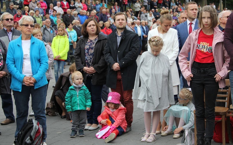 12. Pielgrzymka Rodzin Diecezji Bielsko-Żywieckiej do Kalwarii Zebrzydowskiej - 2019, cz. 1