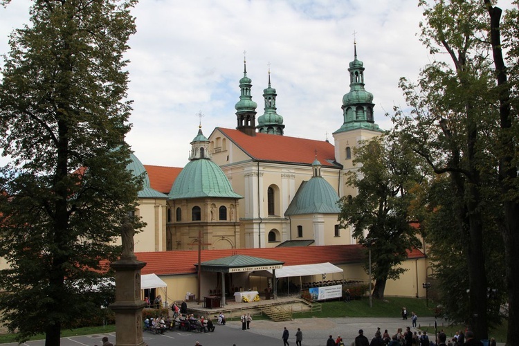 12. Pielgrzymka Rodzin Diecezji Bielsko-Żywieckiej do Kalwarii Zebrzydowskiej - 2019, cz. 1