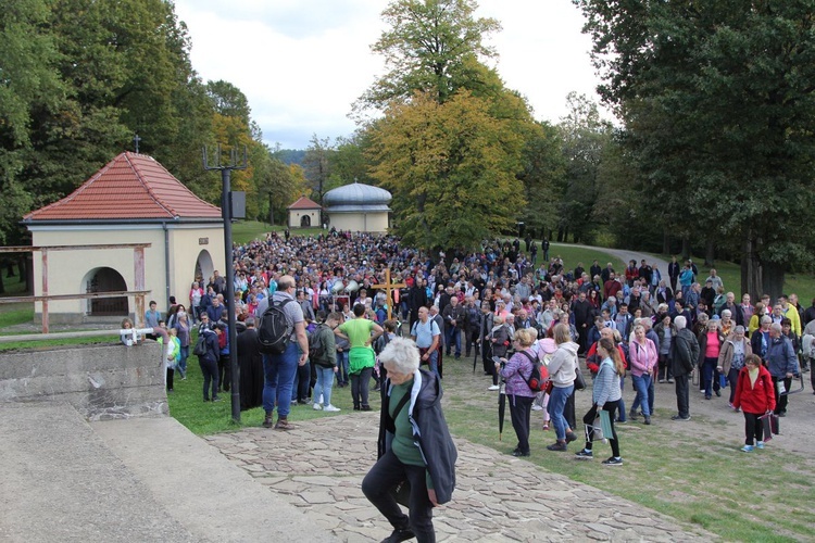 12. Pielgrzymka Rodzin Diecezji Bielsko-Żywieckiej do Kalwarii Zebrzydowskiej - 2019, cz. 1