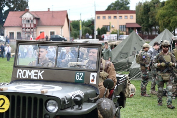 Pola Chwały. Międzyepokowy przegląd wojsk