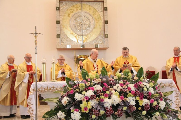 Konsekracja kościoła Świętej Rodziny w Lublinie