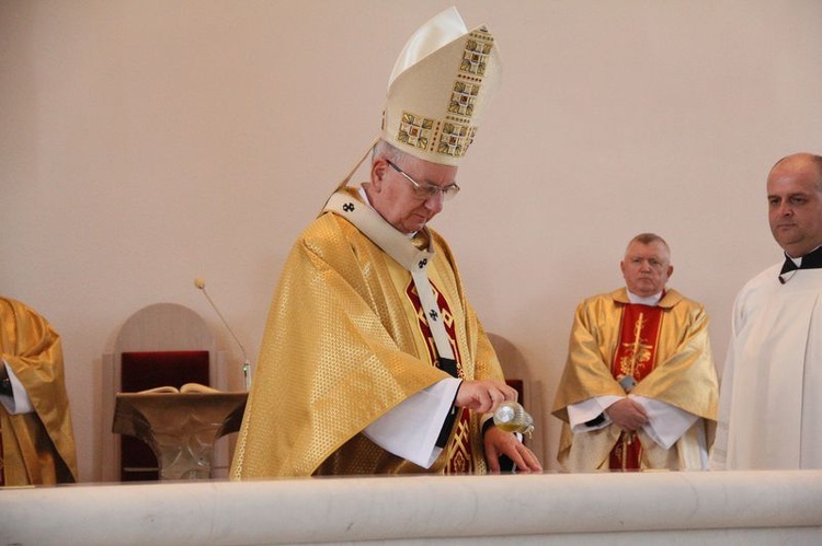 Konsekracja kościoła Świętej Rodziny w Lublinie