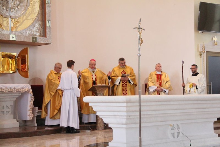 Konsekracja kościoła Świętej Rodziny w Lublinie