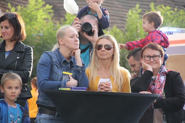 Piknik parafialny na Muchoborze Wielkim