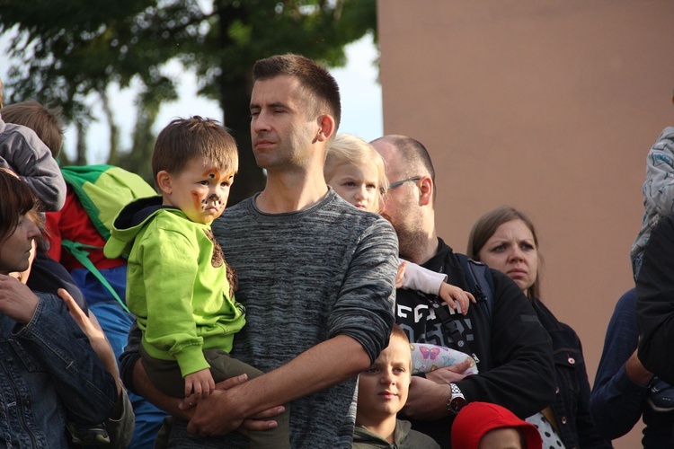 Piknik parafialny na Muchoborze Wielkim