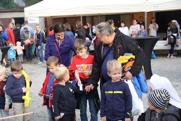 Piknik parafialny na Muchoborze Wielkim