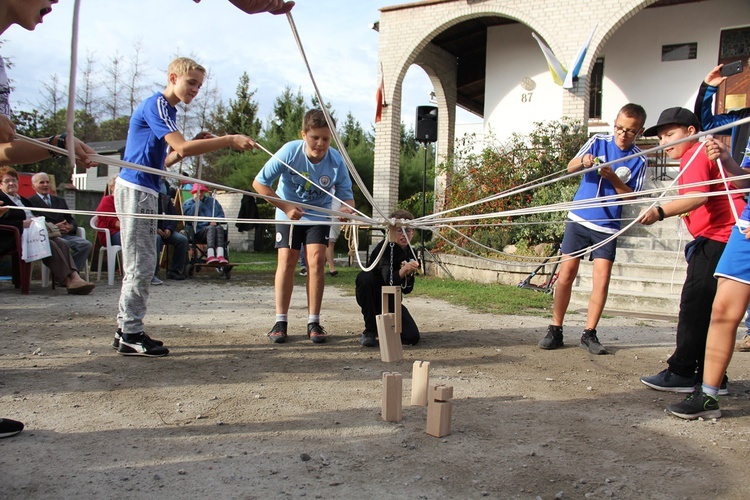 Piknik parafialny na Muchoborze Wielkim