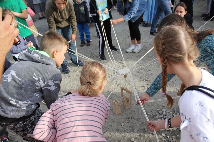 Piknik parafialny na Muchoborze Wielkim