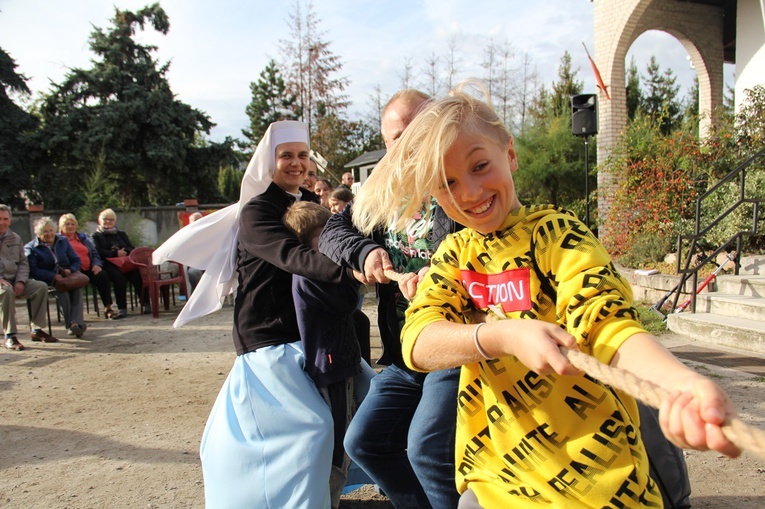 Piknik parafialny na Muchoborze Wielkim