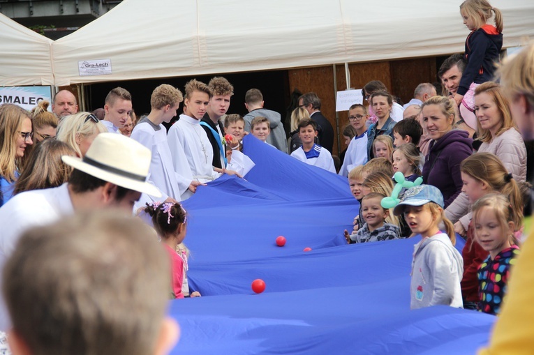 Piknik parafialny na Muchoborze Wielkim