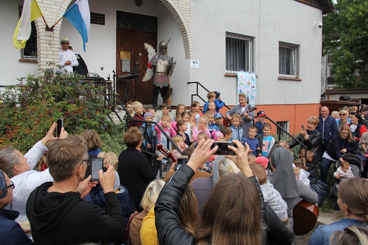 Piknik parafialny na Muchoborze Wielkim