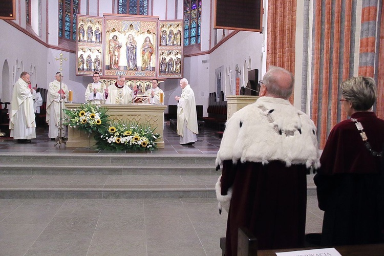 Msza św. na inaugorację roku akademickiego na politechnice